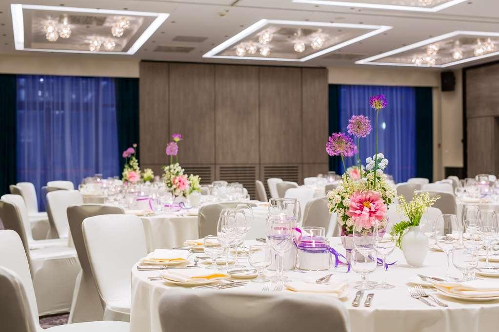 Radisson Blu Hotel, Kyiv City Centre Instalações foto